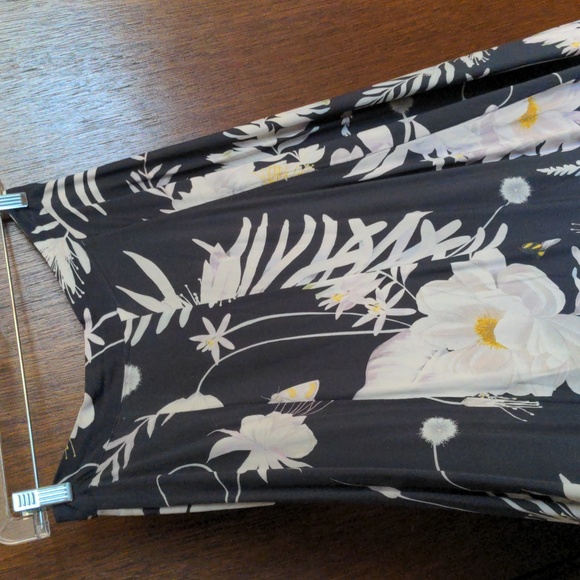 Anna Glover for H&M flowy floral button up skirt - Picture 4 of 4